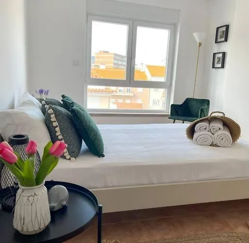 Esplanada-zona Central-perto Praias-estacionamento Gratuito Apartman Setúbal