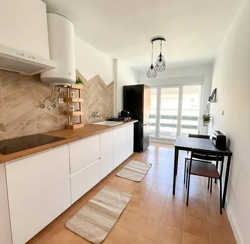 Esplanada-zona Central-perto Praias-estacionamento Gratuito * Setúbal