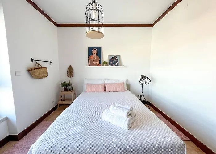 Esplanada-zona Central-perto Praias-estacionamento Gratuito Setúbal